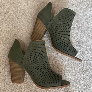 Restricted cut out open toe bootie